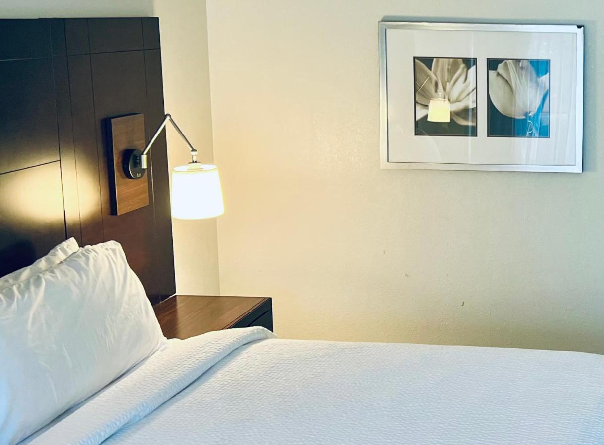 Holiday Inn Virginia Beach - Norfolk By Ihg Exteriör bild