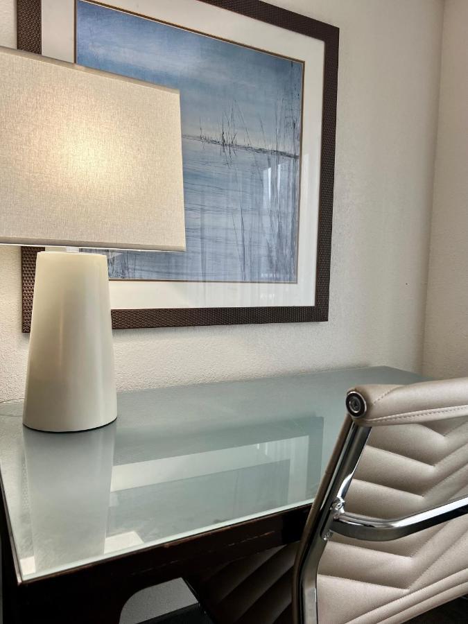 Holiday Inn Virginia Beach - Norfolk By Ihg Exteriör bild