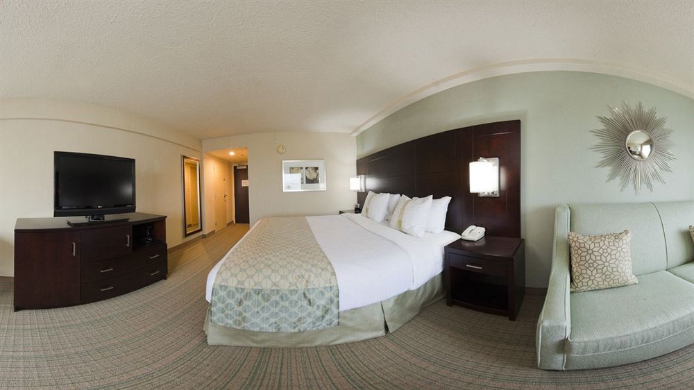 Holiday Inn Virginia Beach - Norfolk By Ihg Exteriör bild